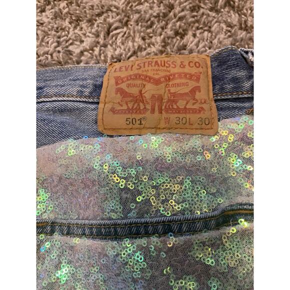 LEVI’S Women’s 501 Jeans Ripped Iridescent Pink Sequins Size W30/L30 Vintage - Picture 3 of 11